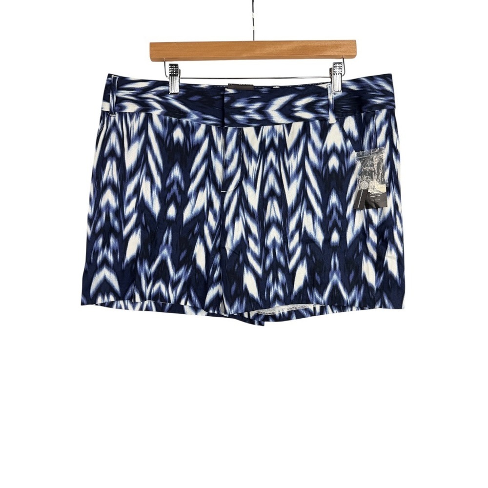 New‎ Inc International Concepts Ikat Shorts size 16 Blue/White/Black